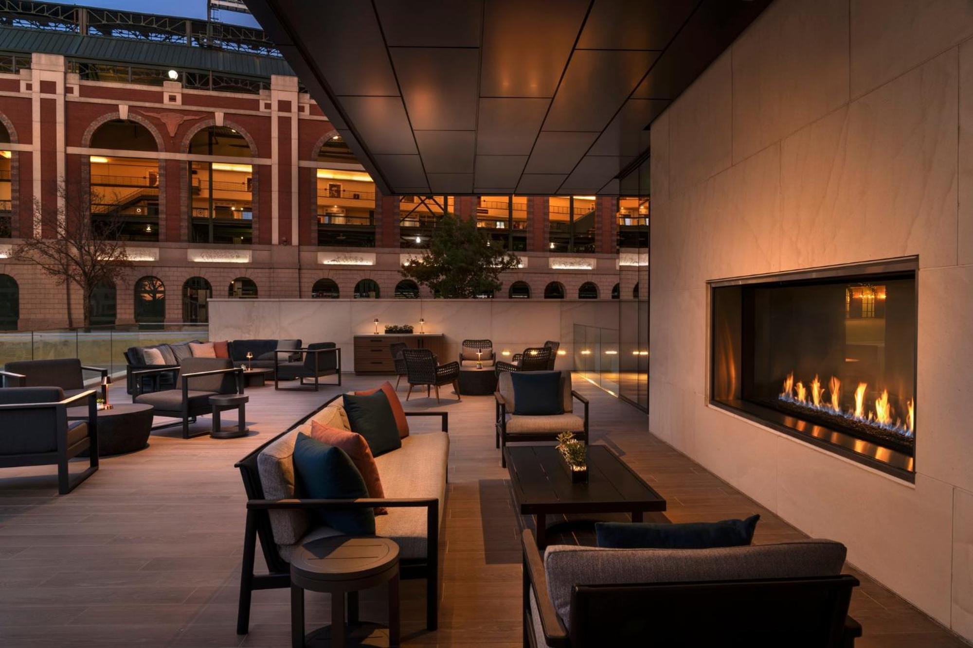 Loews Arlington Hotel Exterior foto